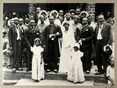 Cortège de mariage du révérend Prempeh, fils du défunt roi Prempeh et de Mlle Mary Asafu-Adjaye, vers 1931 (tirage argentique) - N. T. Clerk